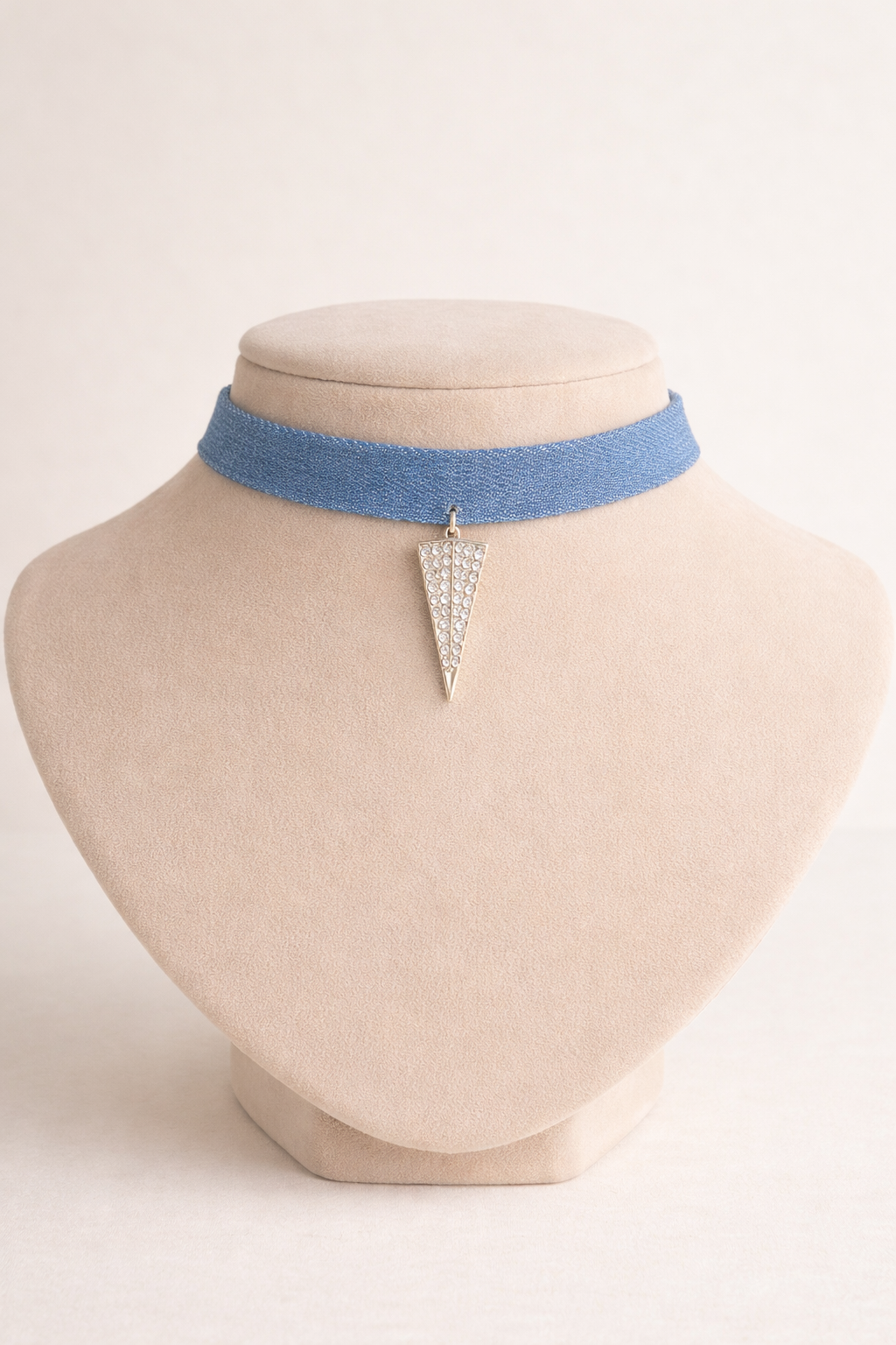 Collar Izzy
